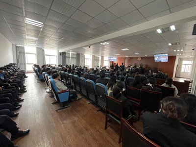 炉霍县人民法院开展旁听职务犯罪案件庭审警示教育活动